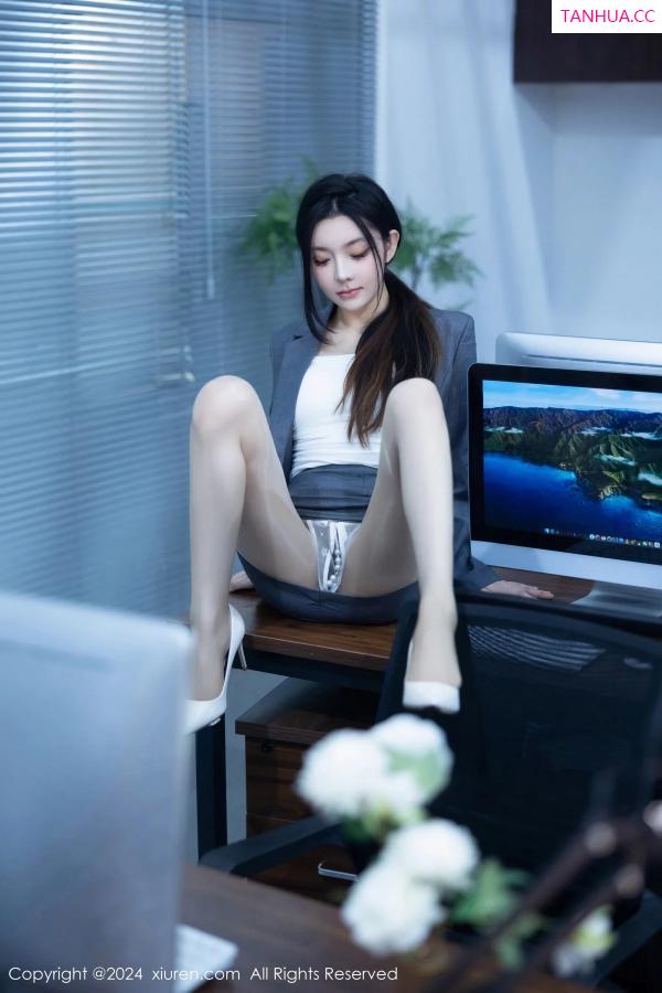   [XiuRen]高清写真图 2024.01.05 No.7923 豆瓣酱 OL丝袜第69张图片